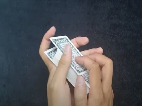 Cách chia bài lấy xì – Gài sẵn cặp bài chứa xì