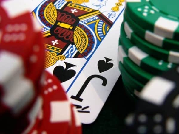 Kỹ năng chơi Poker: Kiềm chế bản thân khi chơi trò Poker Online