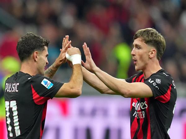 Modric và Pulisic nhân đôi cách biệt