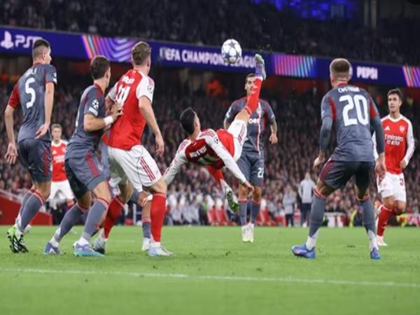 Tin Arsenal 2/10: Lập chuỗi kỷ lục khi đánh bại Olympiacos
