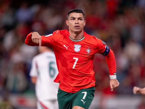 Huyền thoại Cristiano Ronaldo
