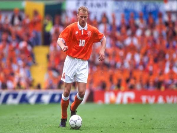 Dennis Bergkamp – Nghệ sĩ sân cỏ