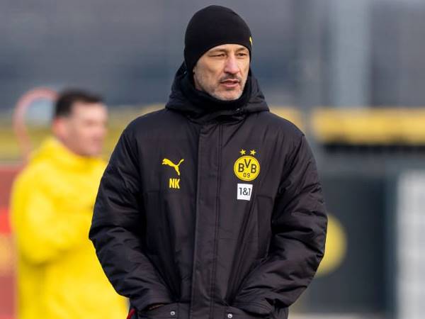 Chiếc ghế HLV Dortmund hiện tại ai đang nắm giữ?