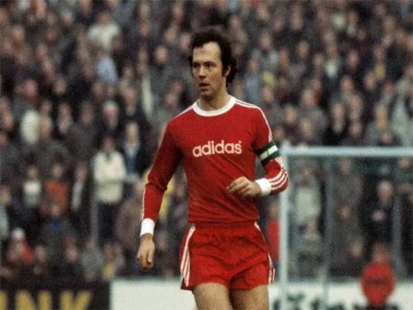 Beckenbauer trong màu áo Bayern Munich
